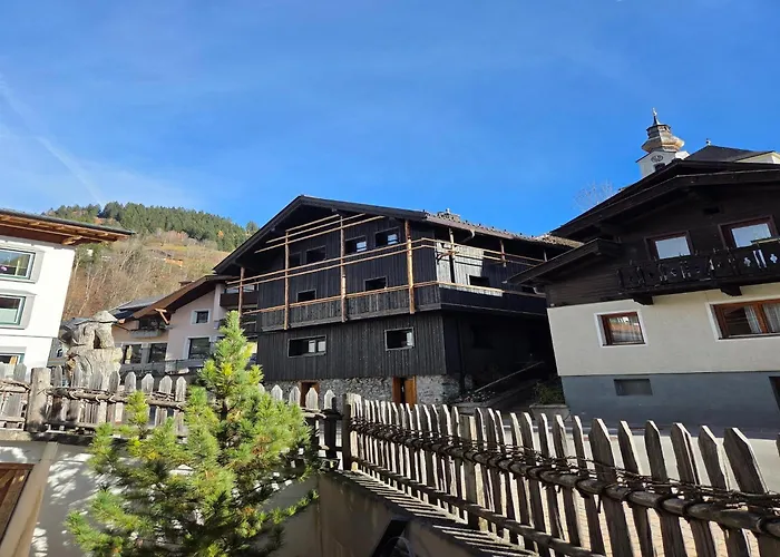 Modern In The Heart Of Vakantiehuis